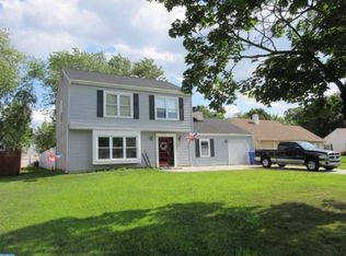 18 Buttonwood Pl, Logan Township, NJ 08085