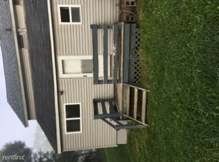 445 S Dexter St, Pinckney, MI 48169