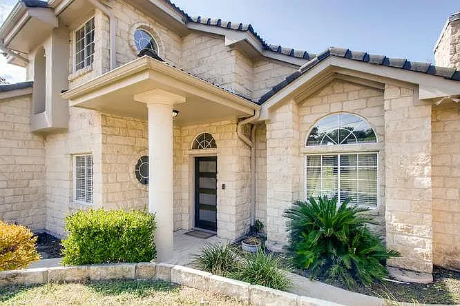 400 Canyon Rim Dr — Photo 4