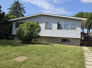 16 Beaver Dam Pl NE #16, Calgary, AB T2K 4X3
