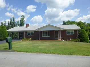 123 Hillmont Dr, Johnson City, TN 37601