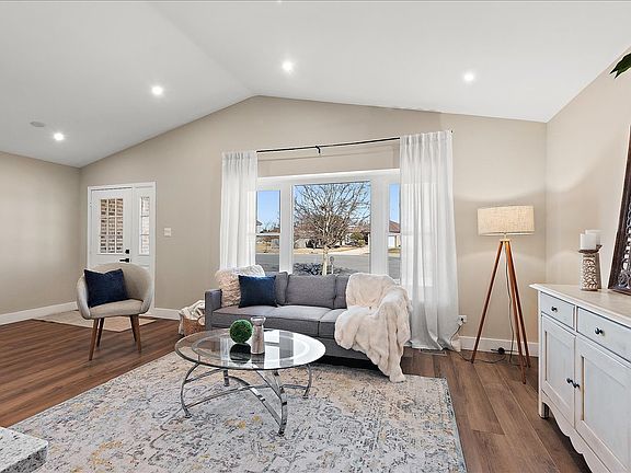 3rd image of 17212 Cottage Ct