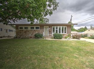 114 Columbus Dr, Decatur, IL 62526