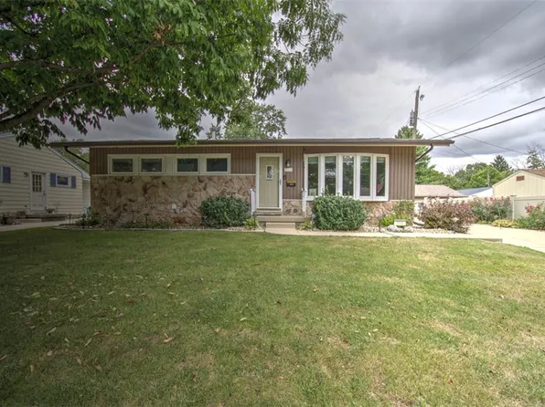 114 Columbus Dr, Decatur, IL 62526