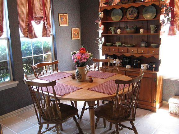 Breakfast Room