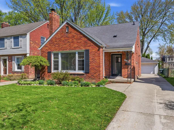 1882 Kenmore Dr, Grosse Pointe Woods, MI 48236