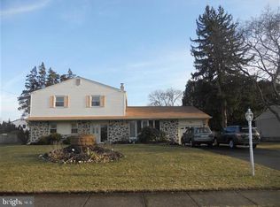 1637 Fawn Ln, Huntingdon Valley, PA 19006