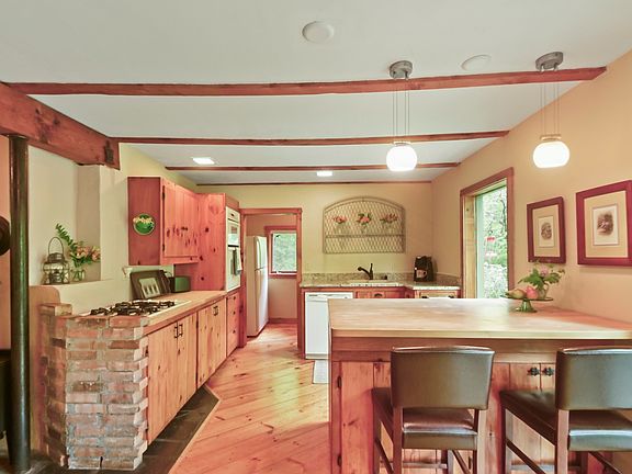 5th image of 117 Barrett Hill Road