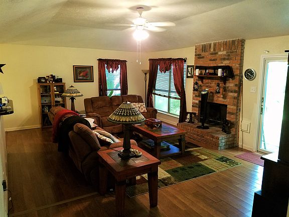 3rd image of 10813 Pecan Dr