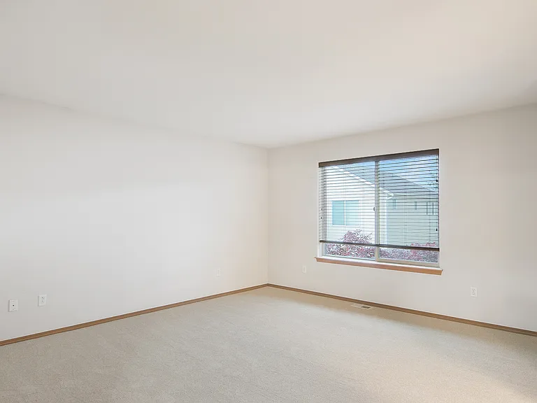 Huge primary bedroom