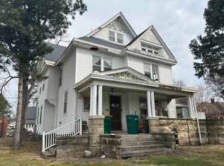505 S Main St, Tuscola, IL