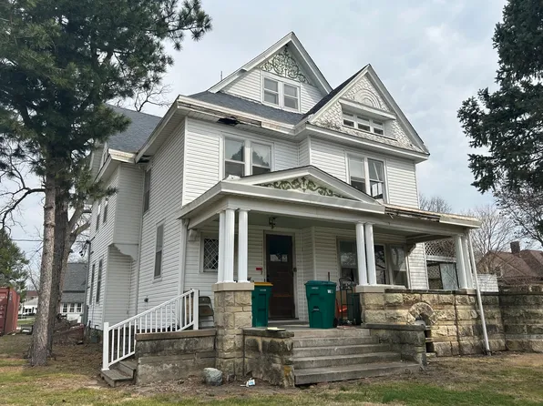 505 S Main St, Tuscola, IL 61953