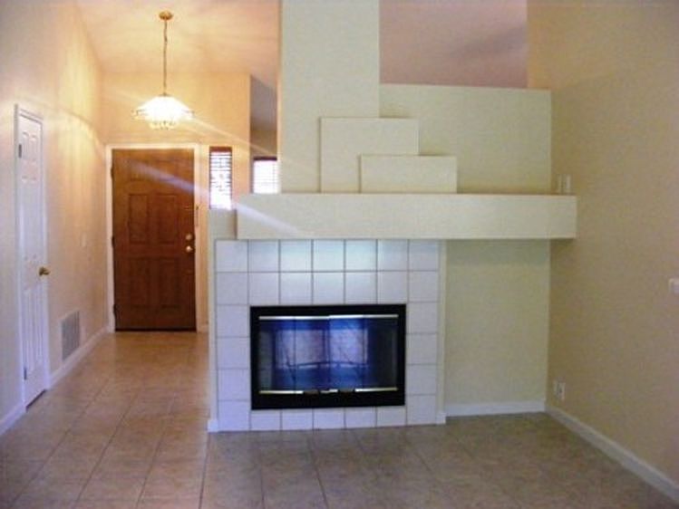 2nd image of 5925 Oxford Glen Pl #00