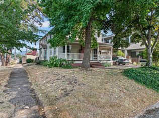 208 S 6th St, Cottage Grove, OR 97424