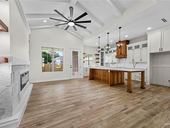 4th image of 708 La Laguna Rd