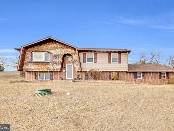 2nd image of 9 Holly Dr