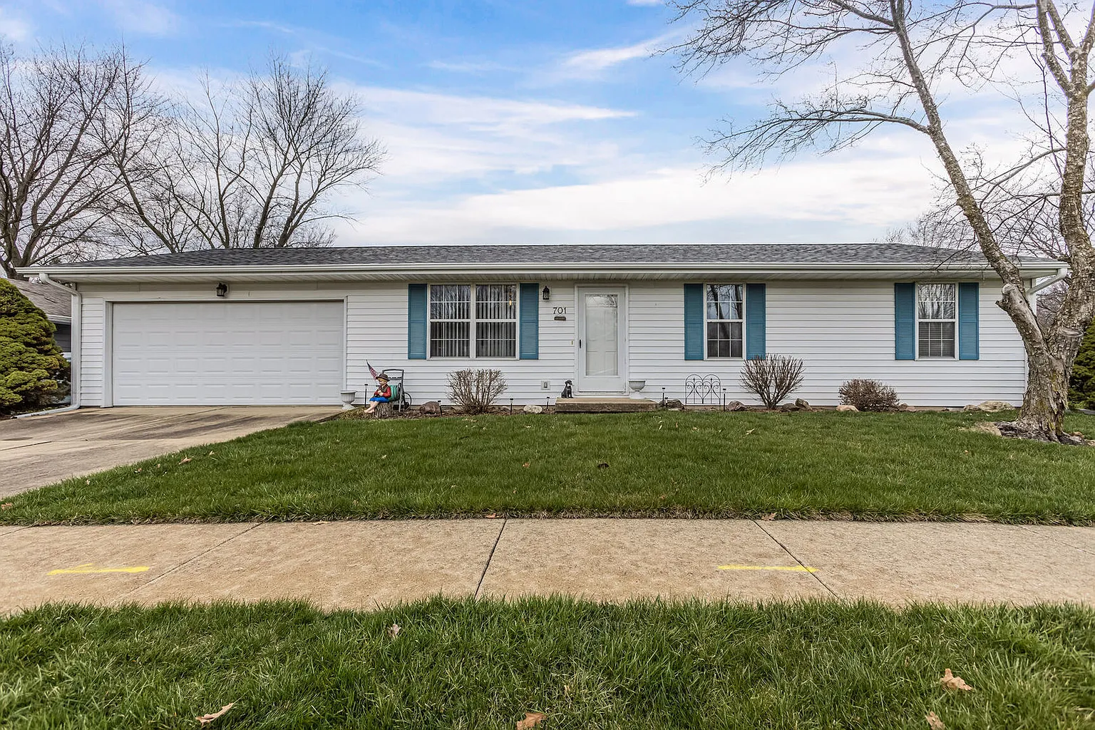 701 Castleton Dr photo 1