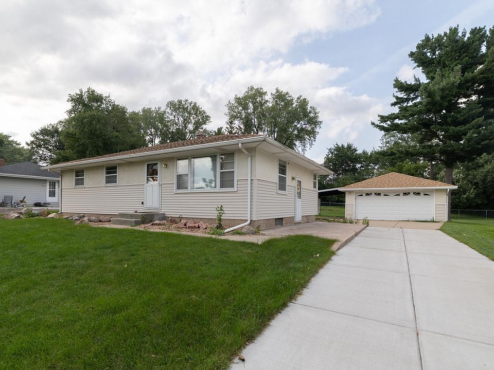 1st image of 1687 Rosewood Ave N