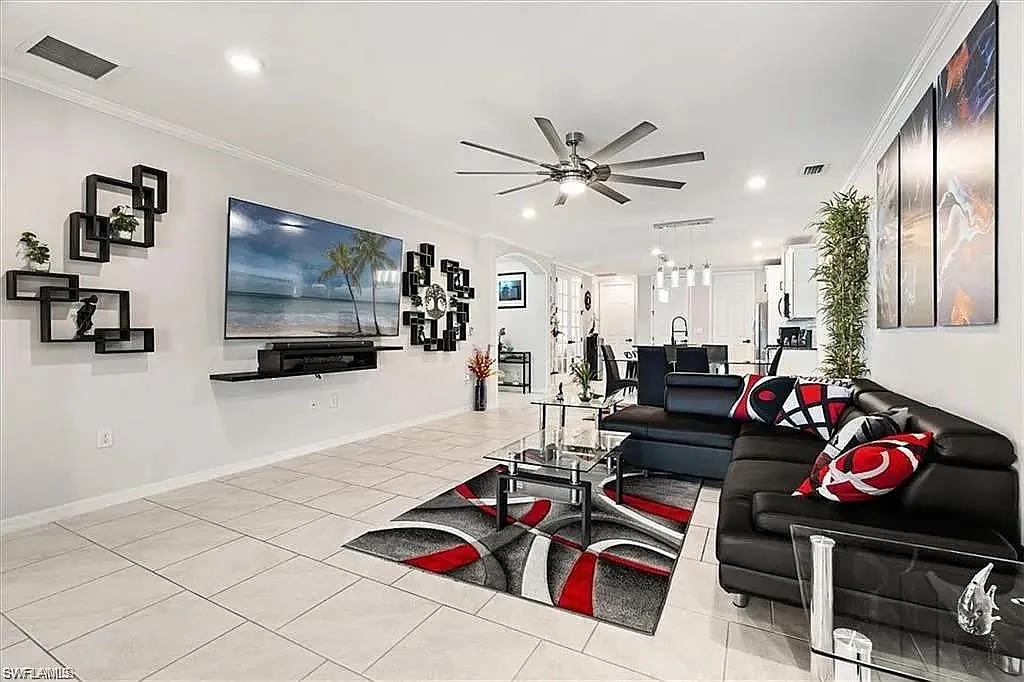2 bed, 2.0 bath, 1519 sqft, $6,500 — Photo 3