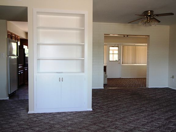 3rd image of 10841 W Canterbury Dr