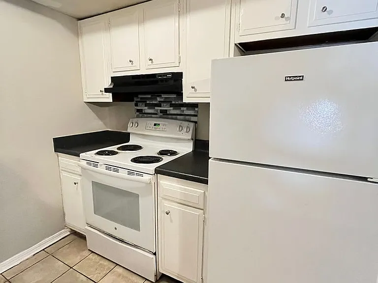 1 Bed 1 Bath Apt NW OKC — Photo 10