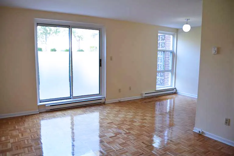 Forestview Townhomes: 2020-2077 Barsuda Drive, 2025 Ambridge Court — Photo 4