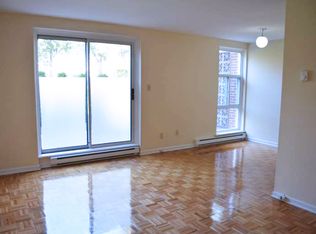 Forestview Townhomes: 2020-2077 Barsuda Drive, 2025 Ambridge Court, Mississauga, ON L5J 1V8