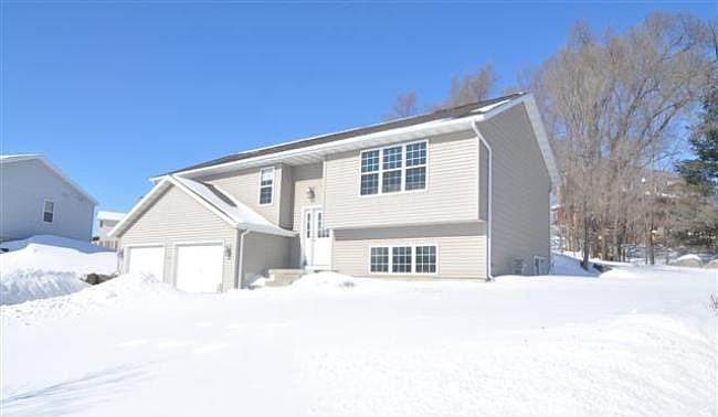 1st image of 404 Drumlin Hl