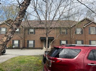 217 Hampton Place Ct, Fairdale, KY 40118