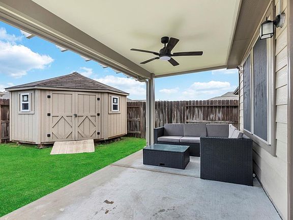 3rd image of 2542 White Bluff Ln