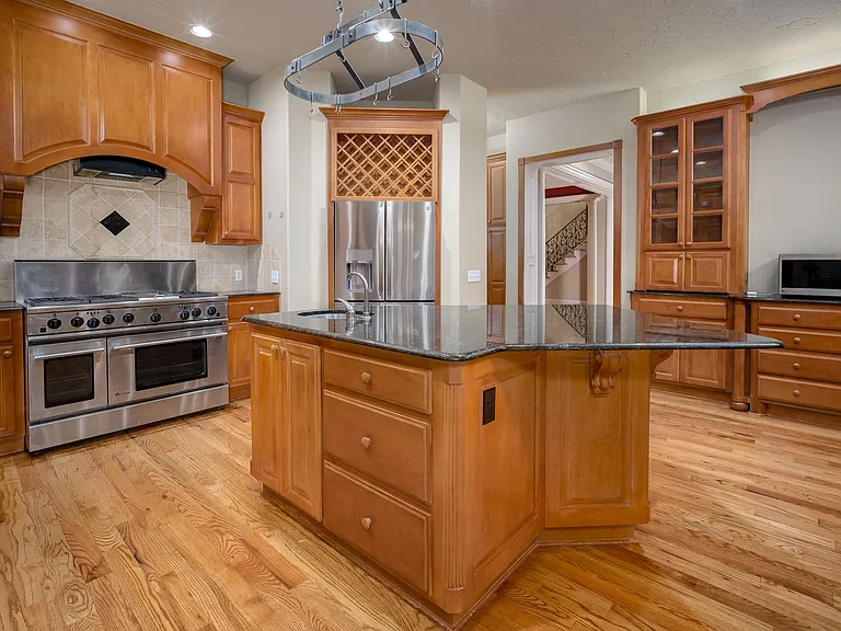 1032 W Lindsey St #A — Photo 6