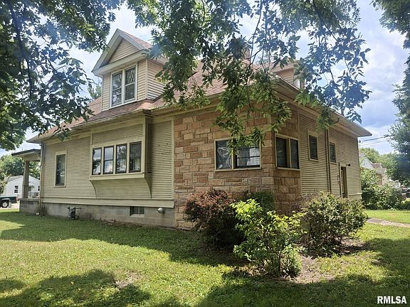 5th image of 1017 N Logan St