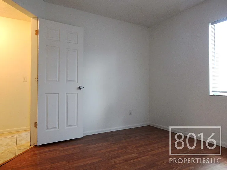 4755 White Willow Ln — Photo 10