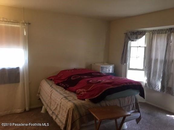 5th image of 214 Beacon Ave