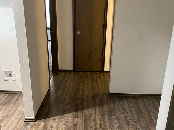 4th image of 107 E Juniper Ln