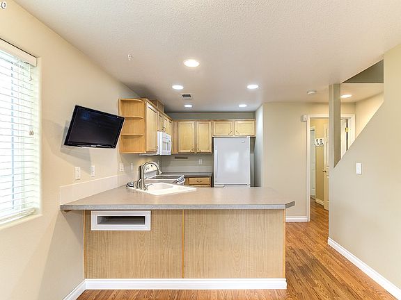5th image of 17311 SE 16th St