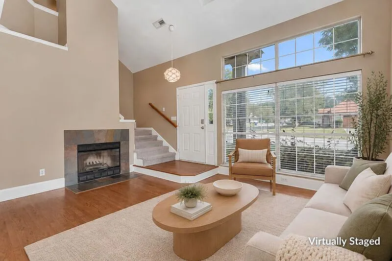 3 bed, 2.5 bath, 1196 sqft, $1,750 — Photo 4