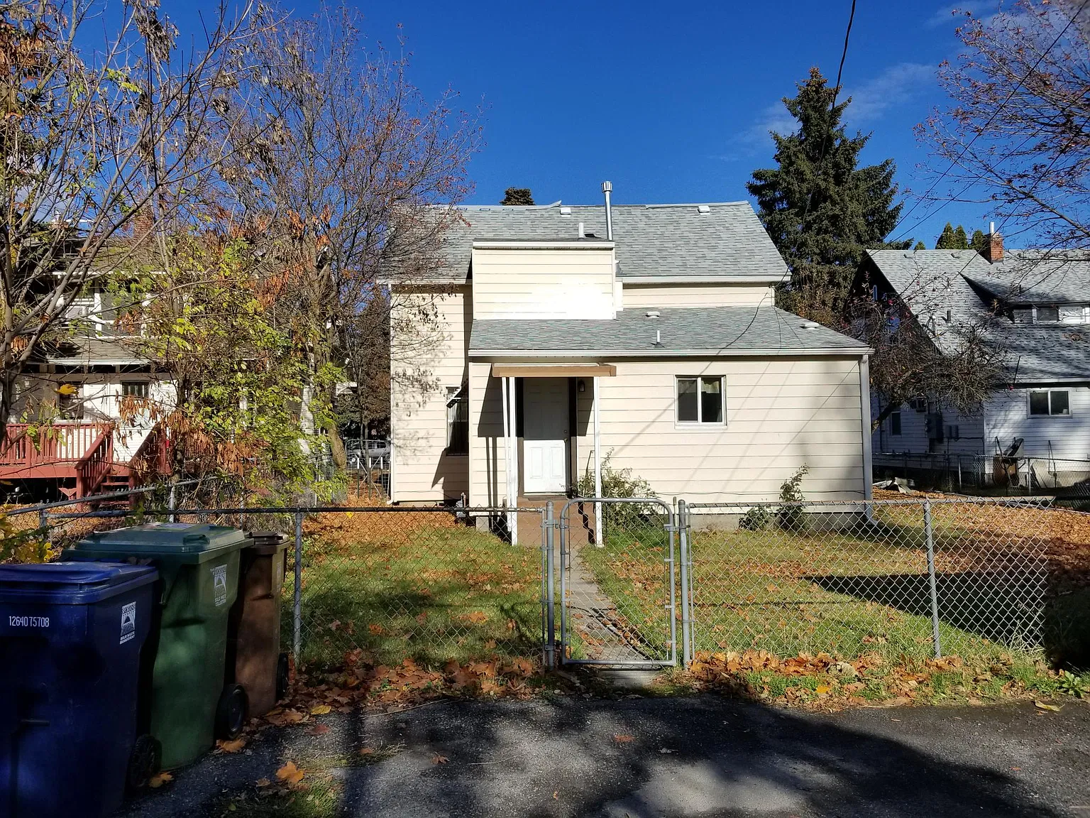 7 bed, 2533 sqft, $4,550 — Photo 3