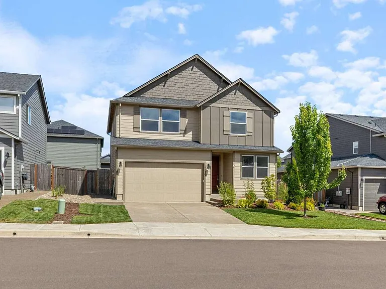 1722 N Kalapuya Pl — Photo 1