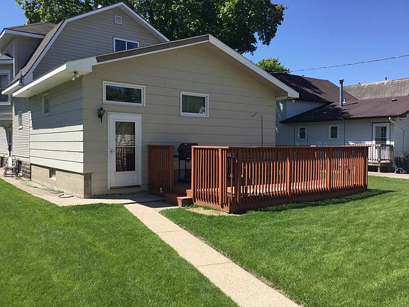 3rd image of 205 1st St NW