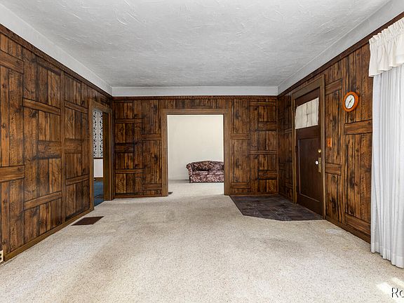 5th image of 1545 4th St NW