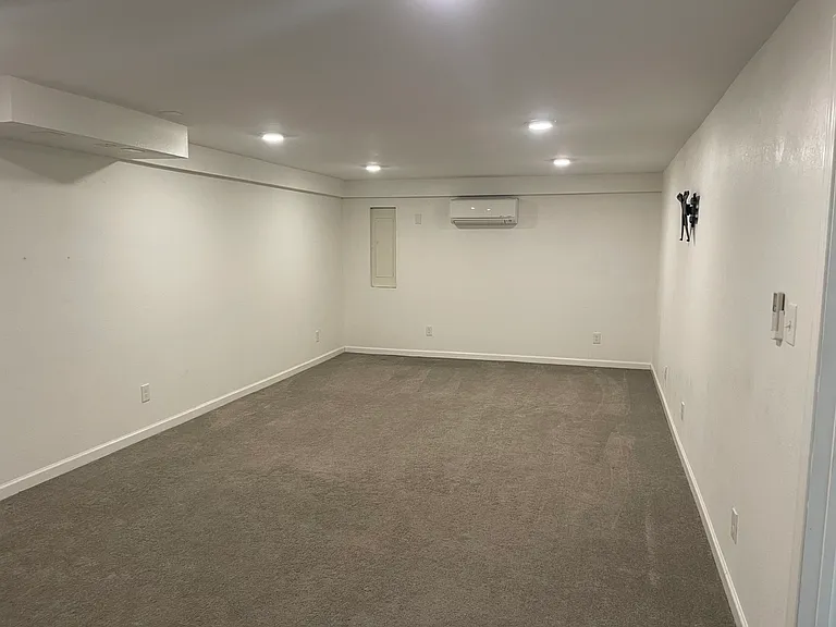 121 Peterson Rd — Photo 16
