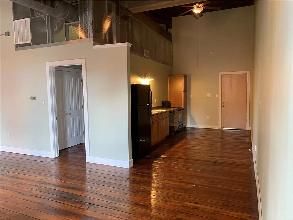 Studio, 1.0 bath, 750 sqft, $1,350 — Photo 3