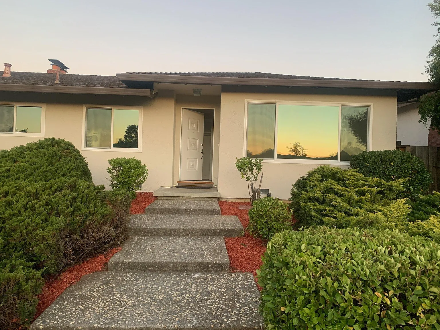 6572 Crown Blvd — Photo 1