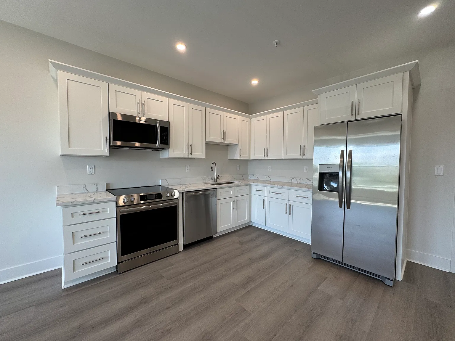 1 bed, 520 sqft, $1,850 — Photo 2