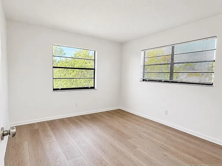 615 Oleander St #201 — Photo 11
