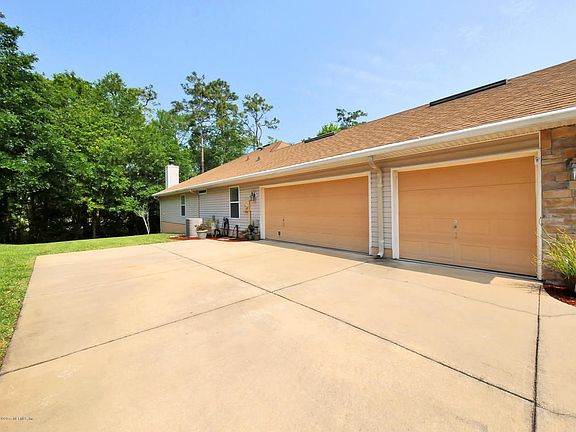 3-car side- entry garage
