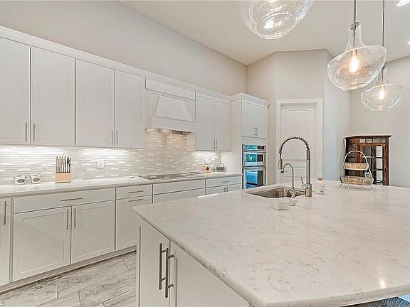 2nd image of 12818 Chadsford Cir