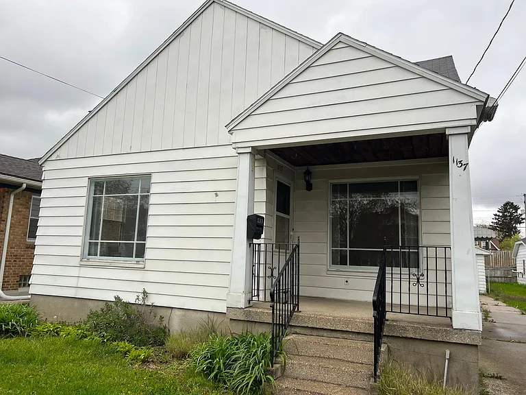1137 Hovey St SW — Photo 3