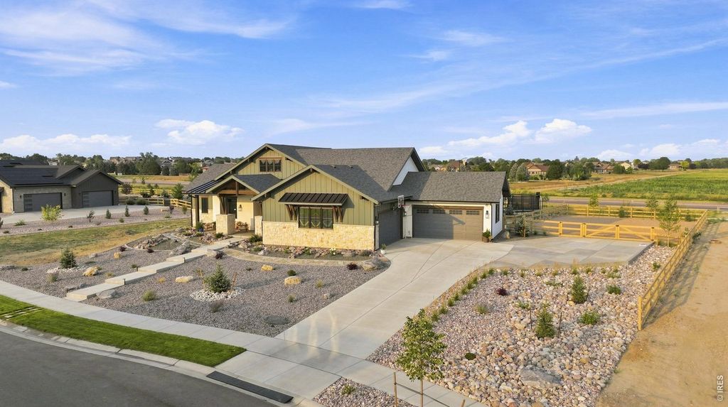 951 Warbling Dr